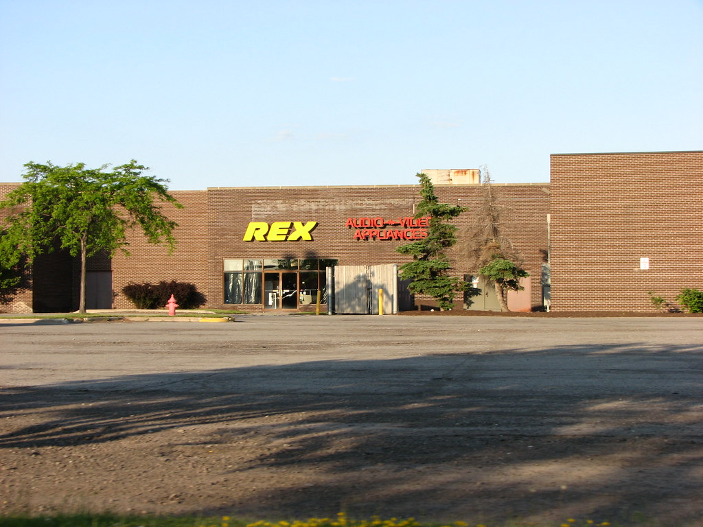 Lockport Mall Lockport, NY Former Rex TV/Appliances entr… Flickr