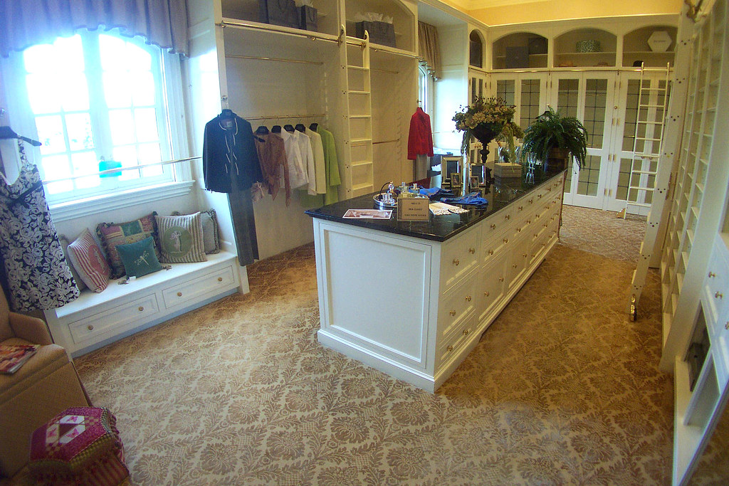 1199 "Her" master closet in the Hilbert Mansion. Tom Britt Flickr