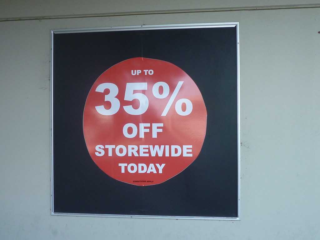 Abandoned Clive Peeters/Harvey Norman Moorabbin A sign fro… Flickr