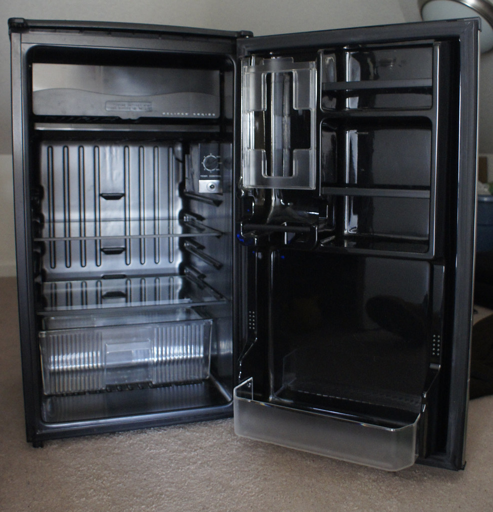 Sanyo Mini Fridge Interior SONY DSC avetice Flickr