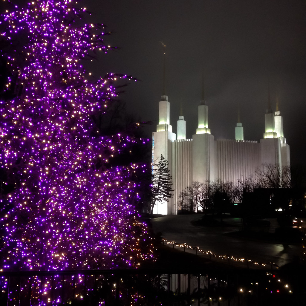 Mormon Temple Festival of Lights Kensington, Maryland Victoria