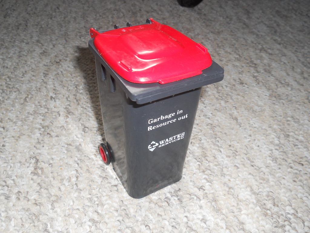 Ku Ring Gai Mini Garbage Bin I got this mini bin from Ku R… Flickr