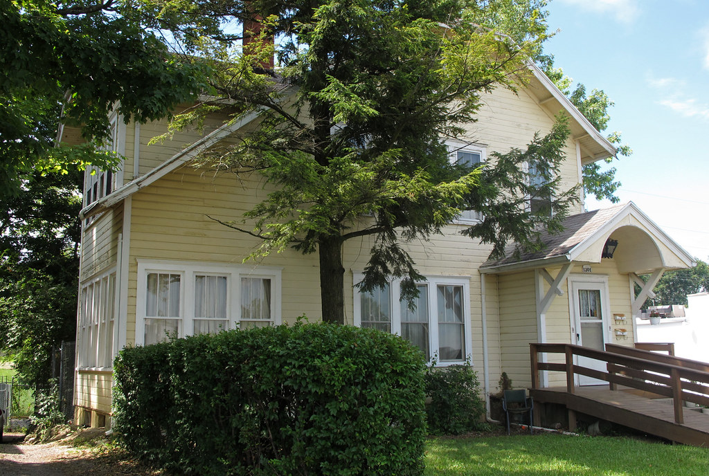 House — Springfield, Ohio A fairly intact early20thcentu… Flickr