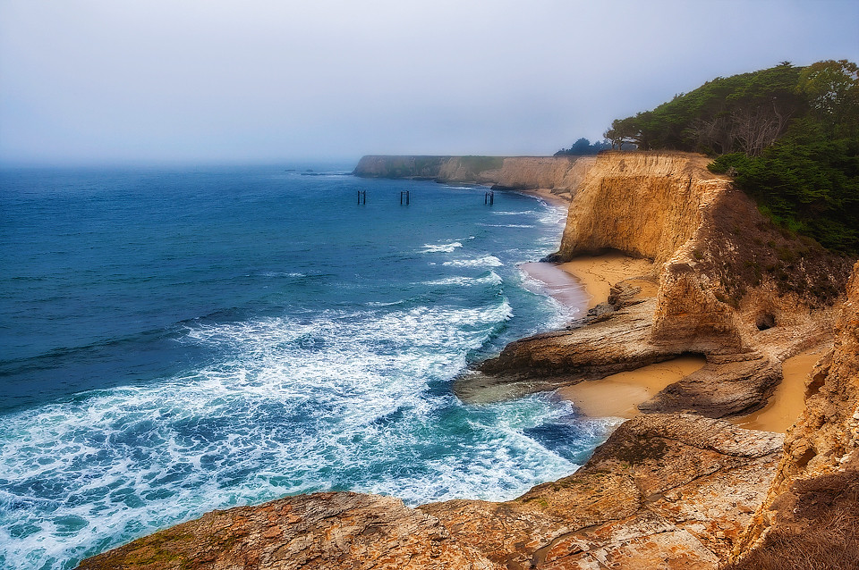 Davenport Cliffs Davenport is a small California coastal t… Flickr