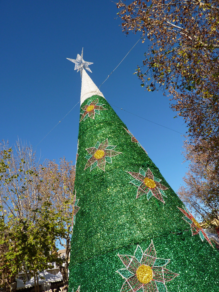 Christmas Tree in Alameda de Hércules ijclark Flickr