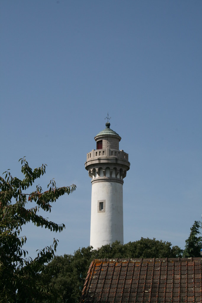 PhareKerlede Phare de Kerlédé, SaintNazaire, France CrucibleOfLight Flickr