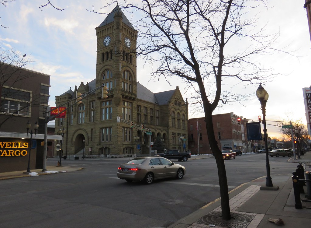 Downtown Bluffton, Indiana Bluffton, Indiana is located di… Flickr