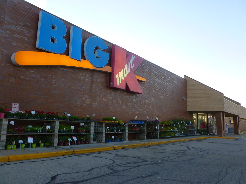 Kmart, Oconomowoc, WI (85) 1450 Summit Ave, Oconomowoc, WI… Flickr