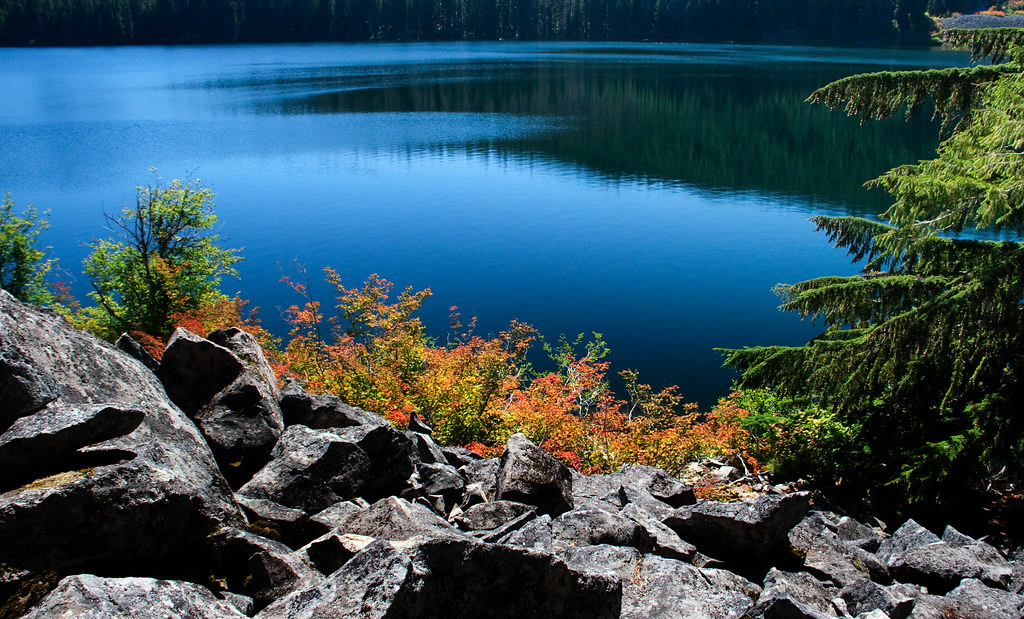 Marion Lake colors Fall colors at Marion Lake, Oregon Casc… Flickr