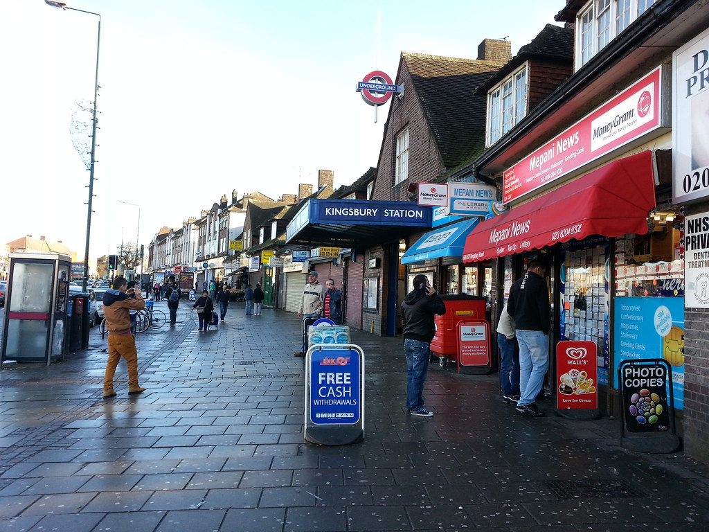 Approaching Kingsbury Station Kingsbury Road, London NW9 Flickr