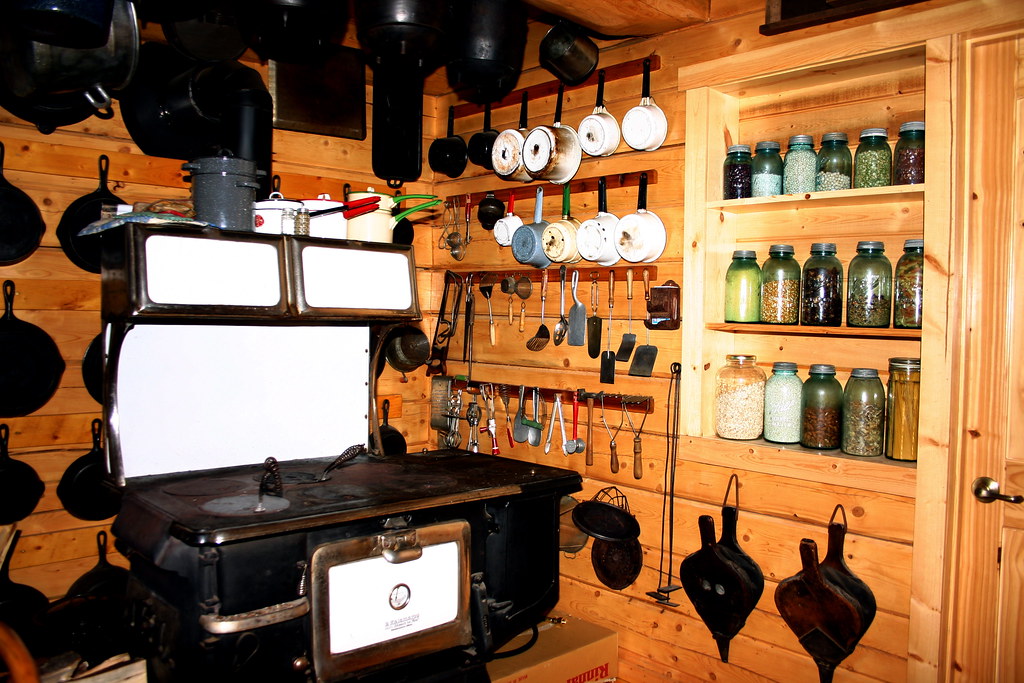 Kenny Lake Alaska log cabin homestead kitchen with wood s… Flickr