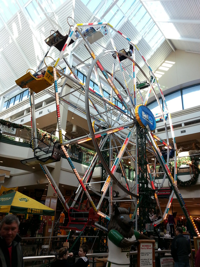 Scheels Ferris Wheel Of course a sporting goods store has … Flickr