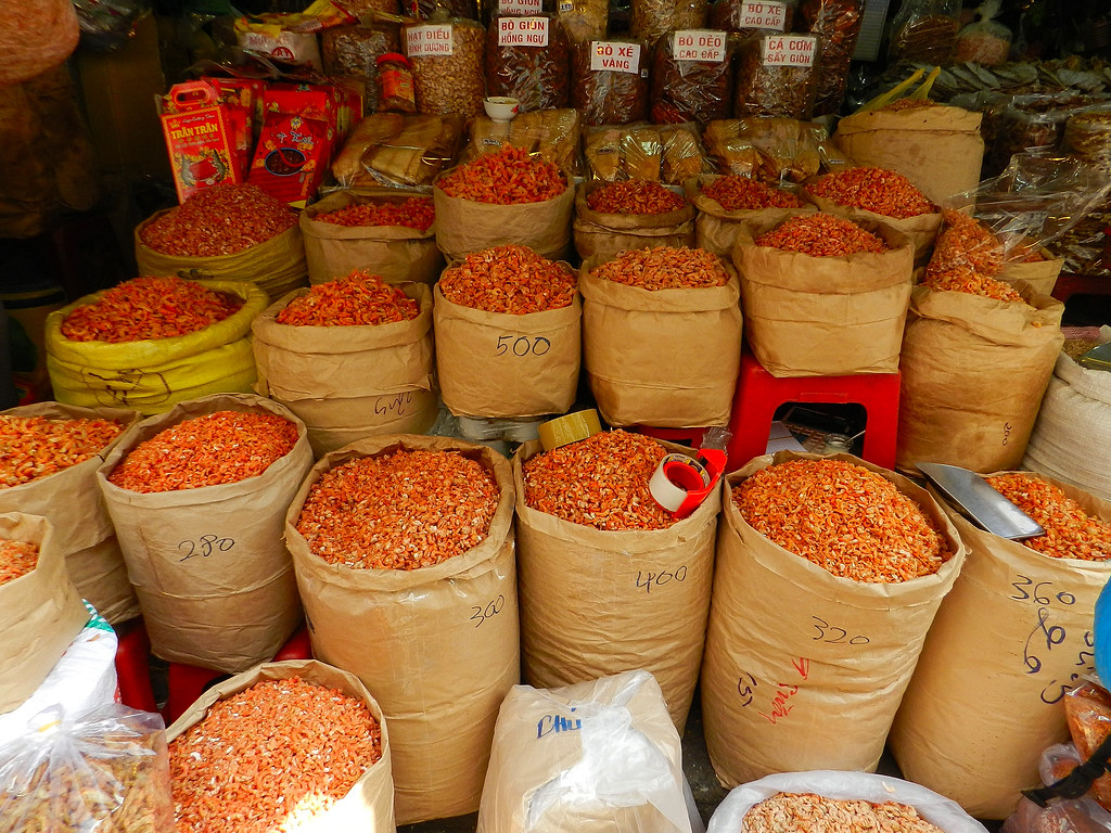 DSCN5240 (Sun 812012) Dried shrimps; shops outside Cho B… Flickr