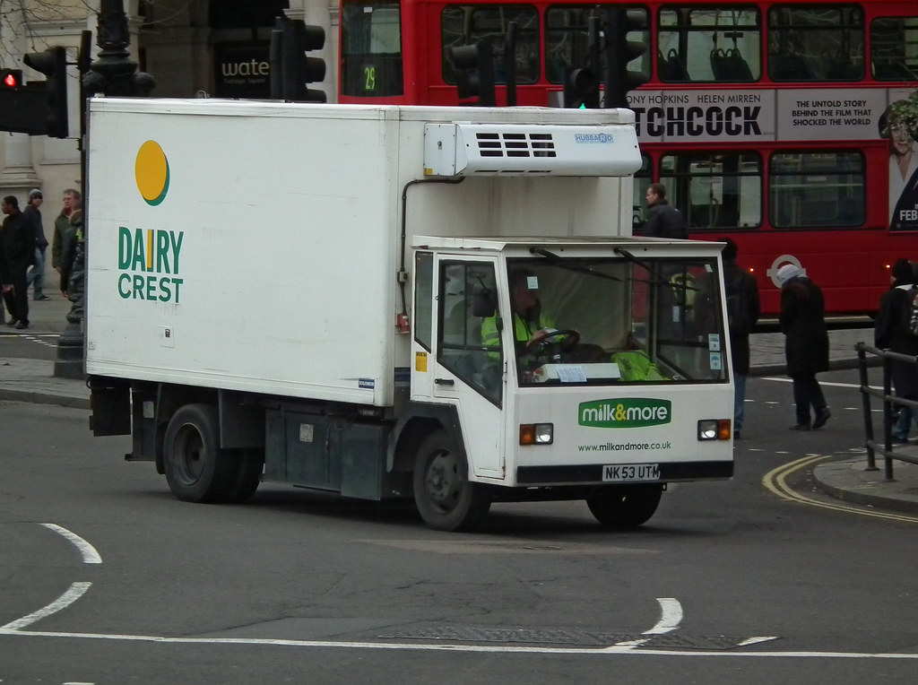 Dairy Crest Milk Float Dairy Crest Milk & More 2004 Smiths… Flickr