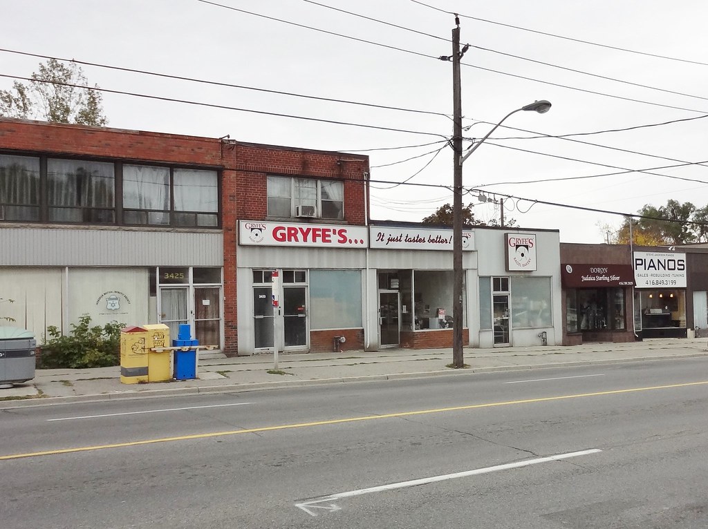 3421 Bathurst St., North York 2012 Gryfe's Bagel Bakery lo… Flickr