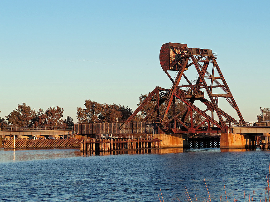 OldRiverBridge Amtrac bridge near Bullfrog marina in Ca de