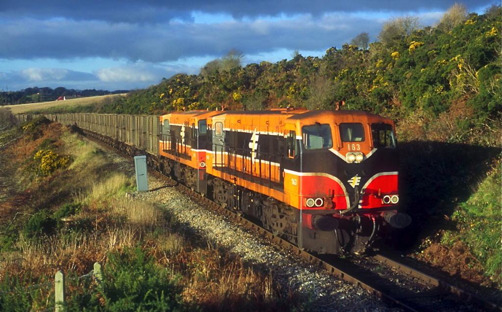 163/171 Wellington Bridge A pair of class 141 locos 163/17… Flickr
