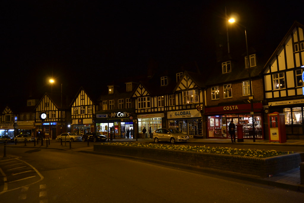 Hayes Station Approach in Hayes (Kent) in the evening of 2… Flickr