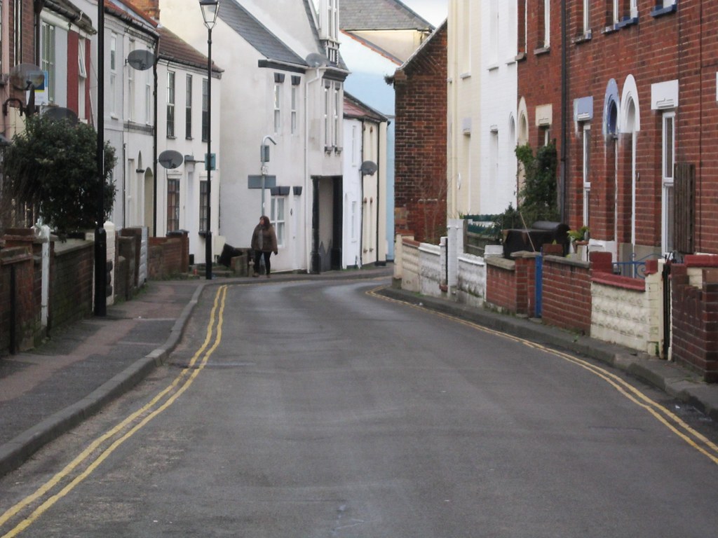 Cliff Hill GorlestononSea. LookaroundAnne Flickr