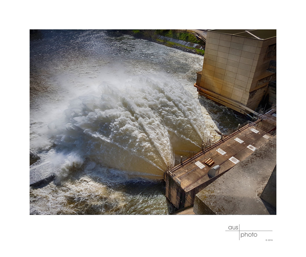 Weir Discharge 20160904 1243 Water Release, Hume Dam Mu… Flickr