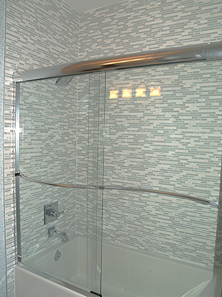 Tub Surround with Stone and Glass Mosaic Evolution Freeway… Flickr