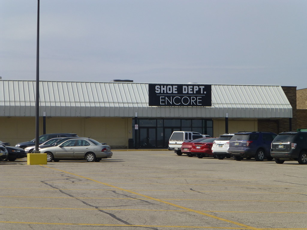 Shoe Dept. Encore in Akron, Ohio Former Steve & Barry's Flickr