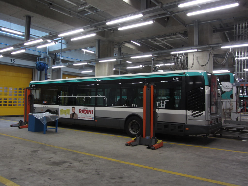 Centre Bus ParisEst portemolitor Flickr