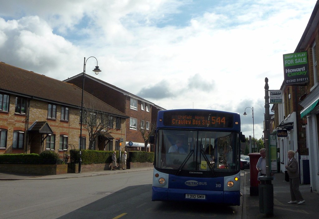 Route 544 at Lingfield As a weekly once return trip servic… Flickr