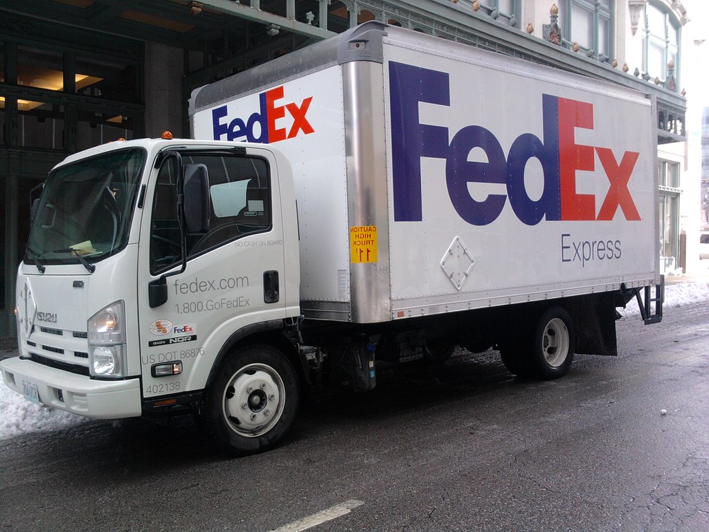 FedEx Box Truck FedEx Isuzu NQR box truck in Downtown Kans… Flickr