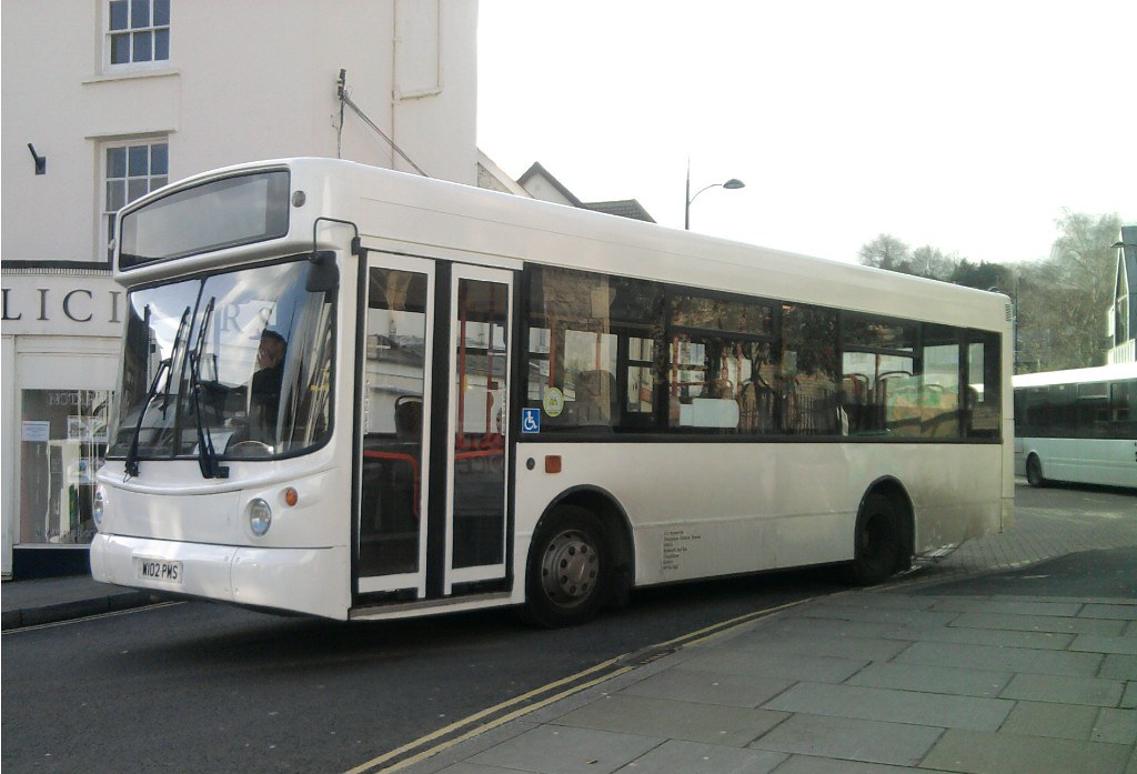 Chepstow Classic Buses W102 PMS Plain white Dart now opera… Flickr