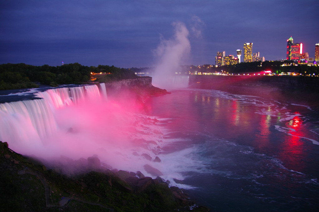 Niagara Falls at night, New York Seen from the Observation… Flickr