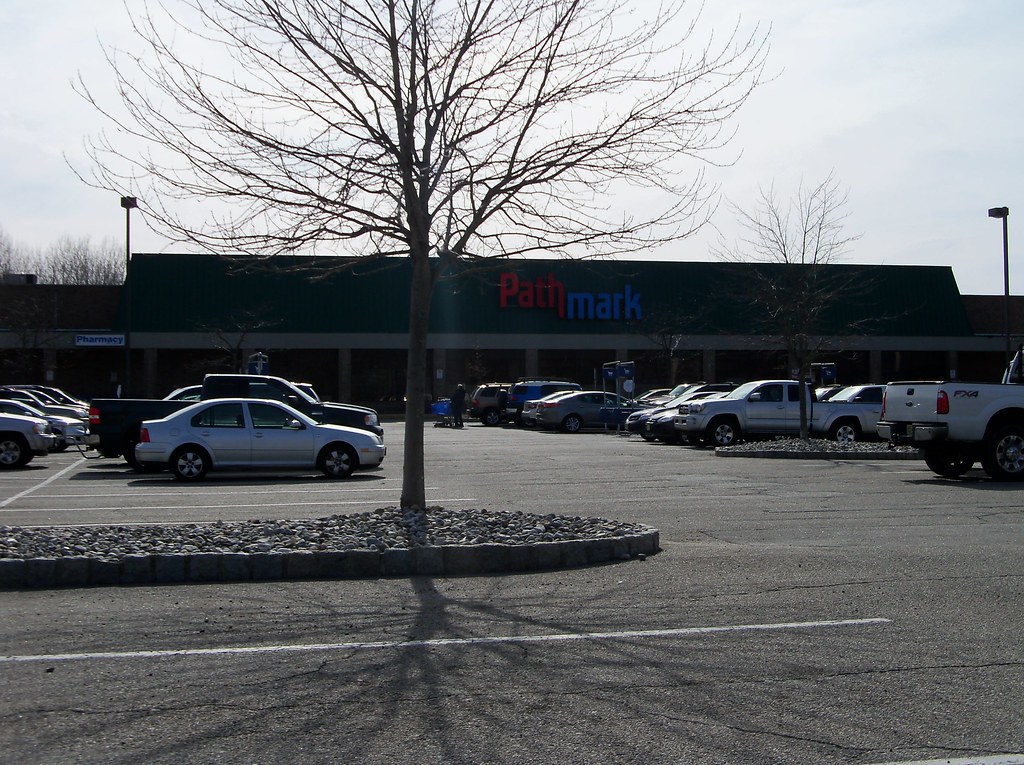 Grand Union/ Pathmark Landing, NJ 175 Lakeside Blvd; one… Flickr