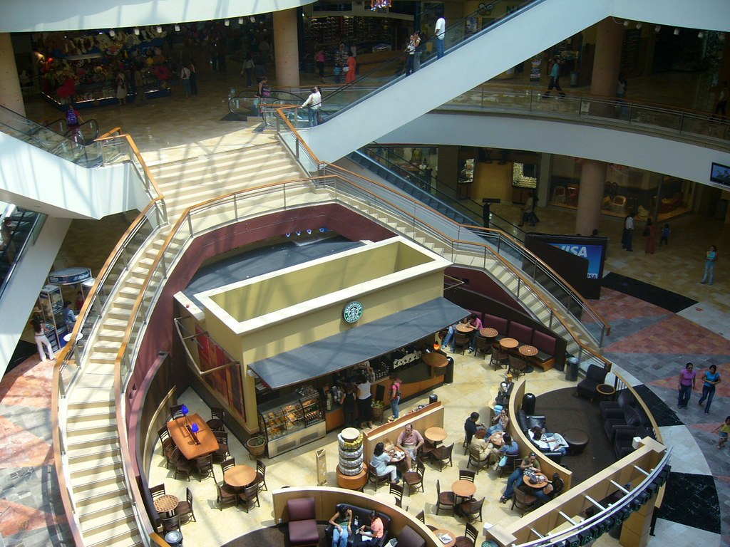 La Gran Plaza La Gran Plaza en Guadalajara Un bello centr… Flickr