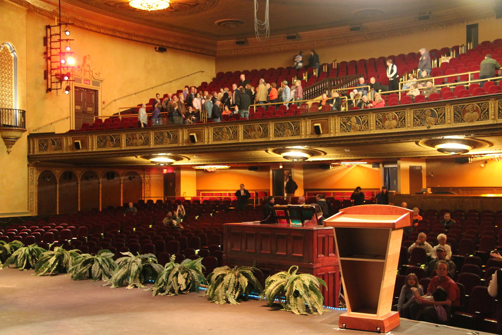 Virginia Theater stage view Raymond Cunningham Flickr