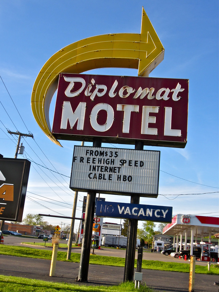 Diplomat Motel, Elkhart, IN Diplomat Motel, 3300 Cassopoli… Flickr