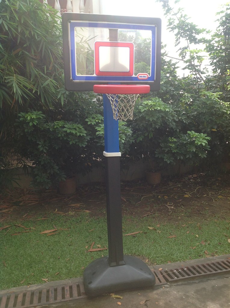 SOLD!!Junior Basketball hoop (46 feet) Little Tikes Play … Flickr