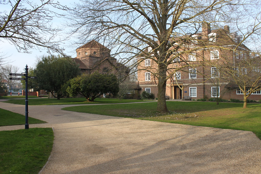 Lady Margaret Hall Gardens gardenerstips.co.uk/blog Flickr