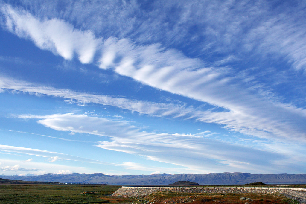 Cirrus clouds, El Calafate, Argentina In the eastern footh… Flickr
