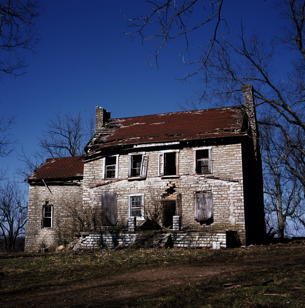 William Crow House Built around 1780, one of the oldest st… Flickr