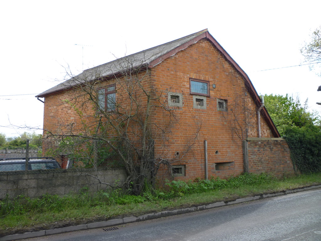 Berkshire Defended Building, Burghfield Bridge SU67970… Flickr