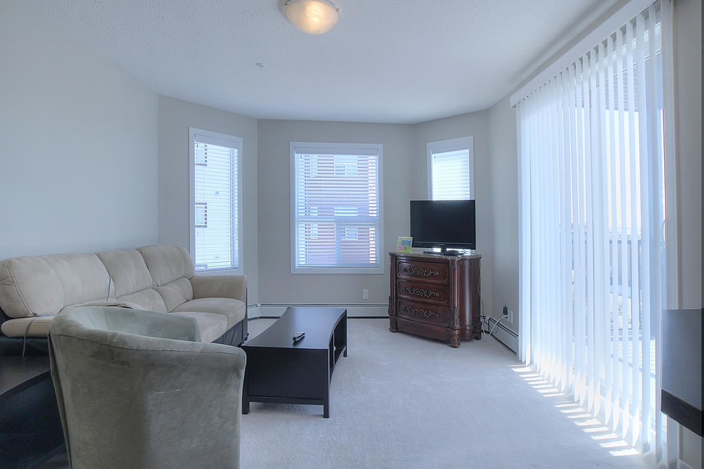 396 Silverberry Road Edmontonlarge015Living Room1500x1… Flickr