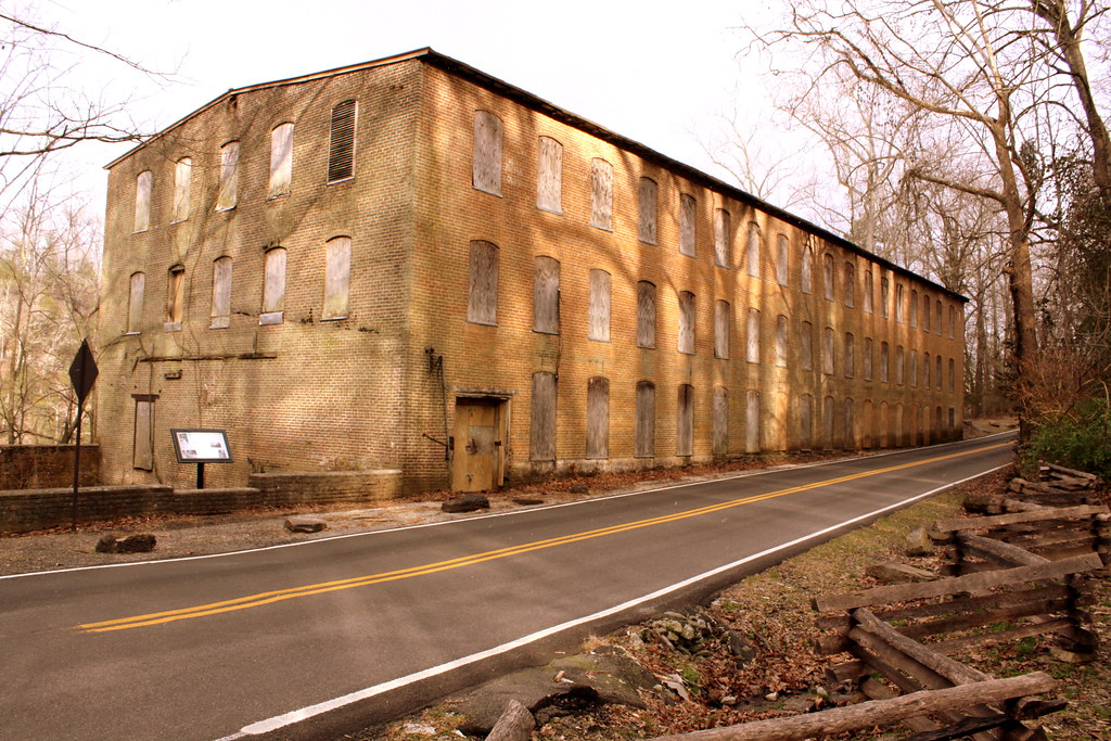 Falls City Cotton Mill Rock Island, TN This abandoned mi… Flickr