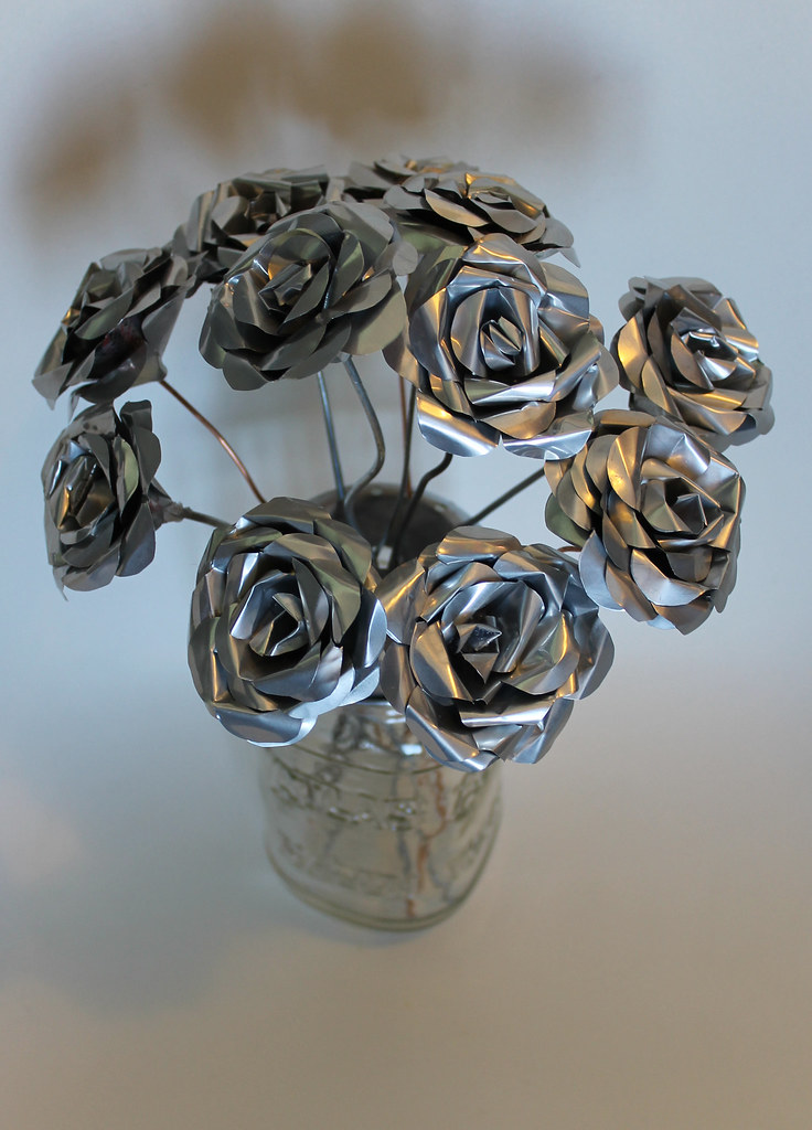 Pop can roses DIY flowers made from aluminium cans blogged… Flickr