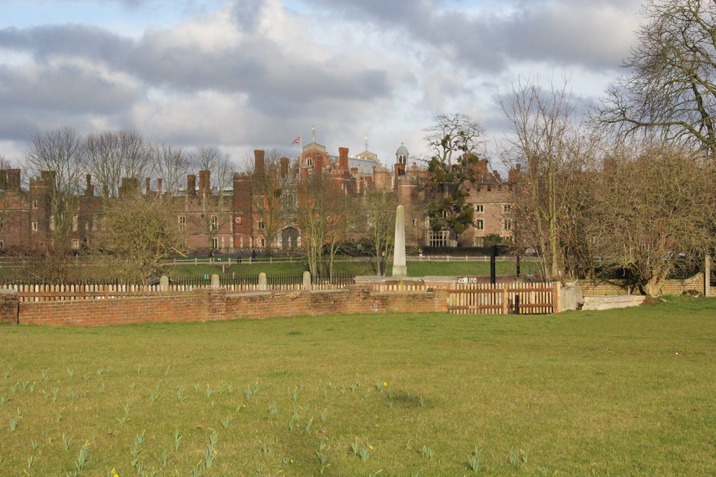 hampton_court a photo on Flickriver