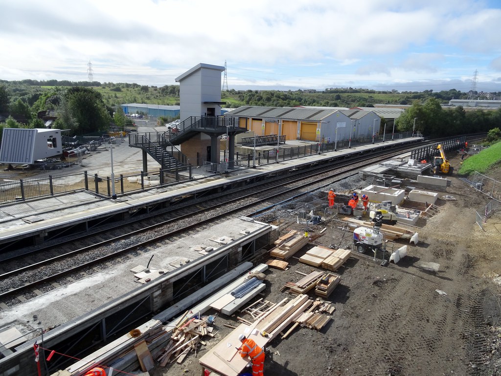 Low Moor The resurgent Low Moor Station taking shape. Appa… Flickr