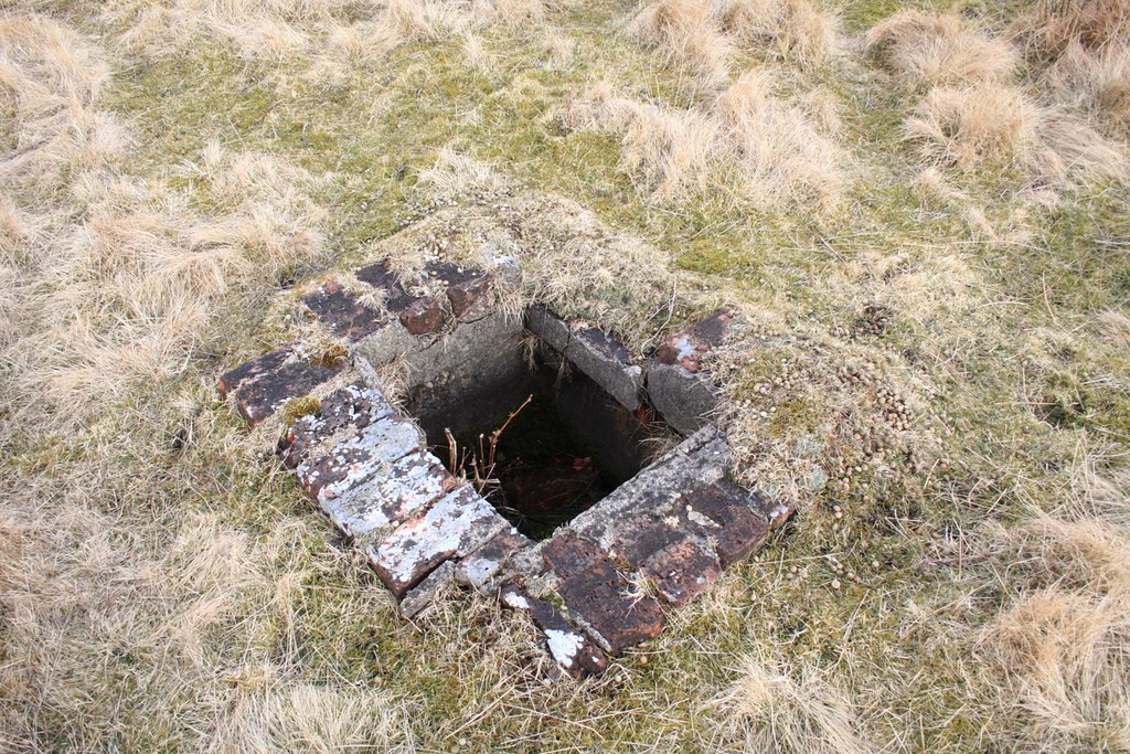 RAF Danby Beacon Radar Station 60 years of decay takes its… Flickr