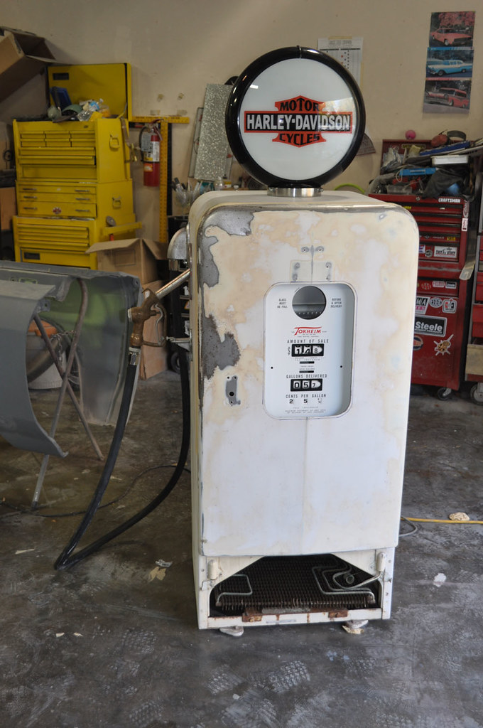 Harley Davidson Vintage Gas Pump Style Kegerator Follow al… Flickr