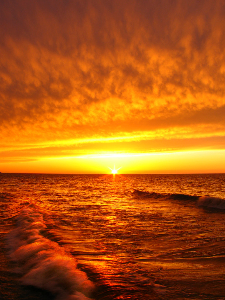 A Simply Orange sunset Lake Erie Saybrook Ohio. April 12… Flickr