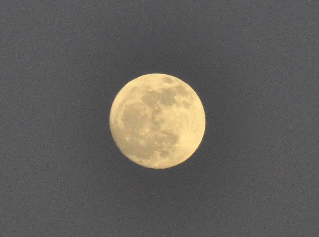 moon shot test of D90 with 200mm macro focus lens FukuRyu_2013