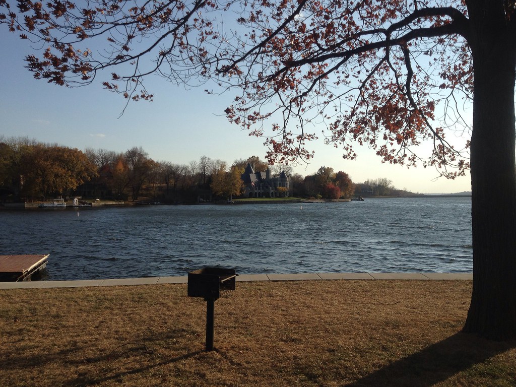 Weatherby Lake, Mo Steve Witte Flickr